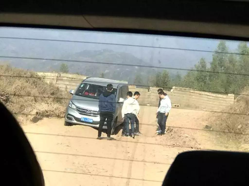 马云收废品搞笑视频,马云最后一百万做了什么