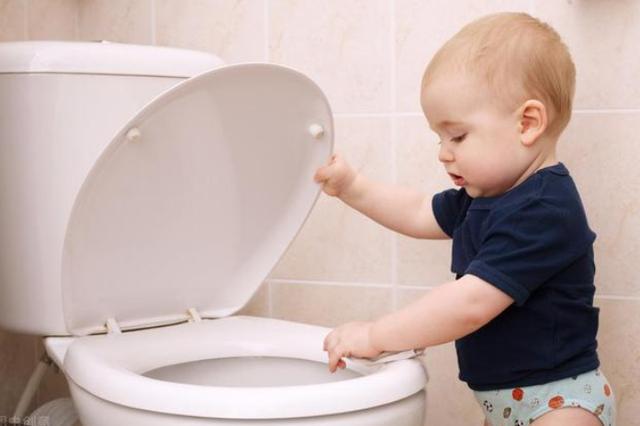 2岁宝宝抗拒蹲着拉粑粑什么原因,两岁宝宝不蹲着拉粑粑怎么办