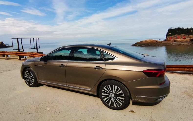 大众帕萨特真实油耗,大众帕萨特一般都是多少油耗