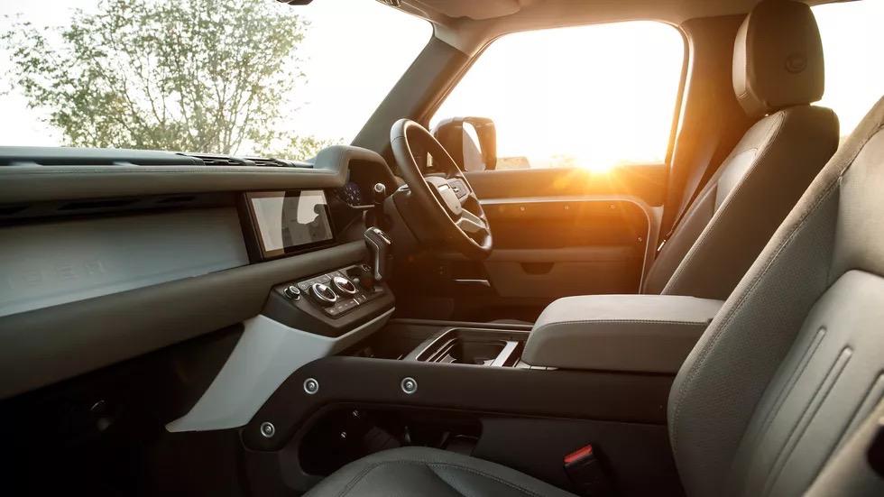 2023款路虎卫士110p400x驾驶感受,2024款路虎卫士110版测评