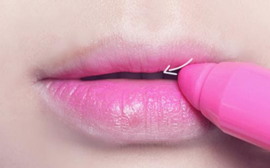 如何涂口红最好看,怎么涂口红才好看教你轻松化妆