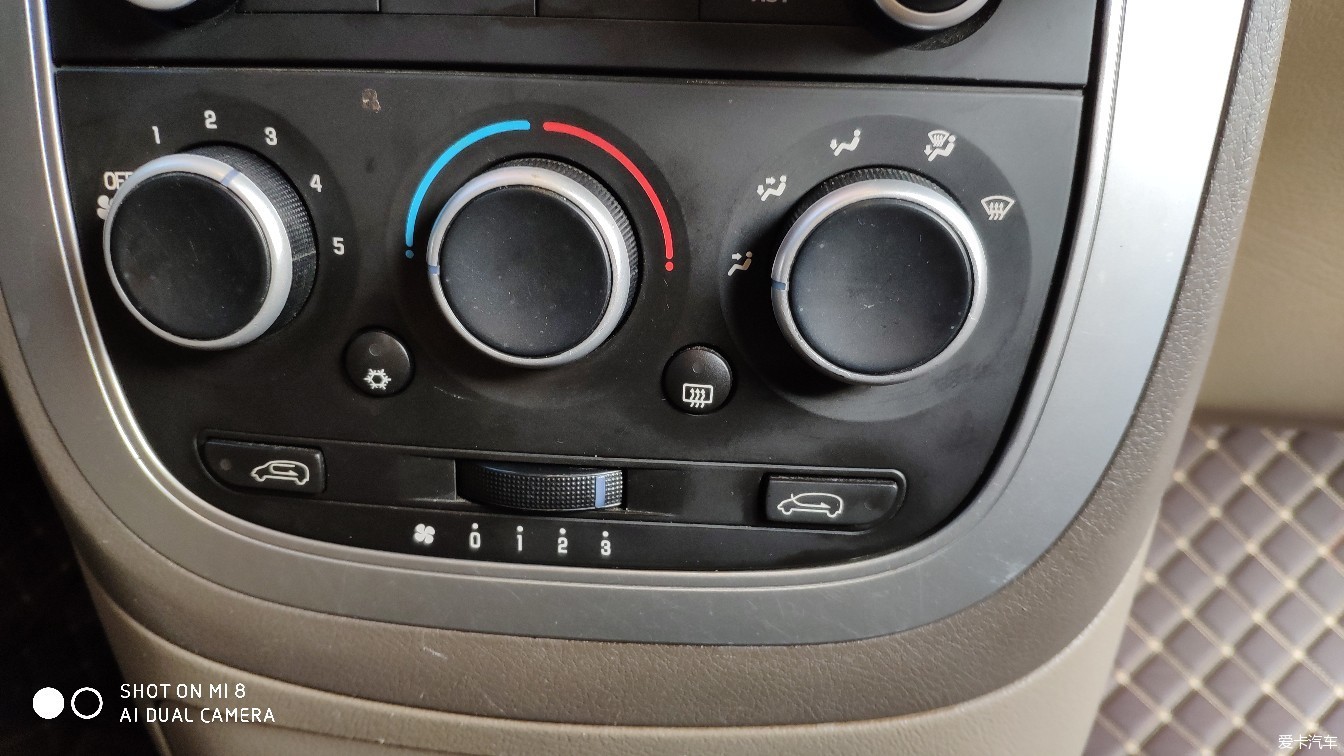 gl8和丰田塞纳,花33万元没要gl8选择丰田塞纳