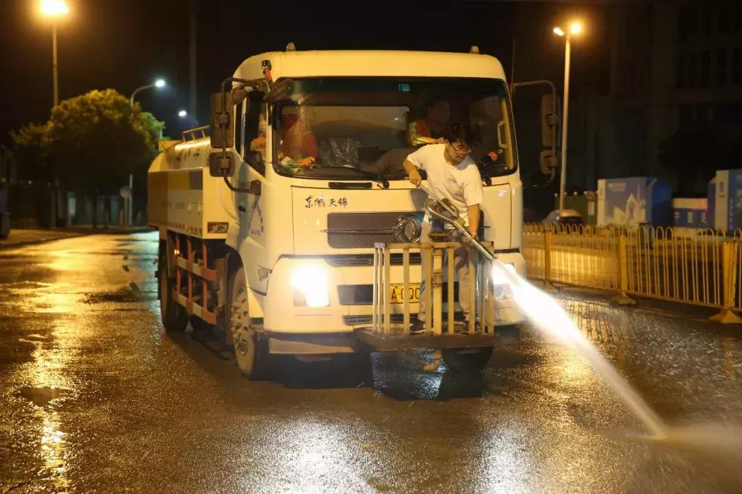 武汉大学生7天深度体验城管生活，结束后他们这样说……