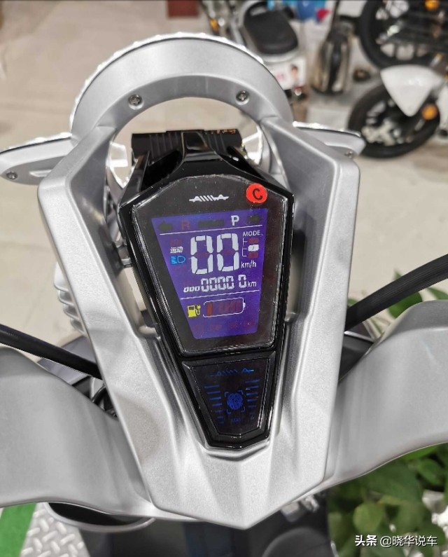 爱玛2018年的智能电摩,爱玛电摩最顶配版