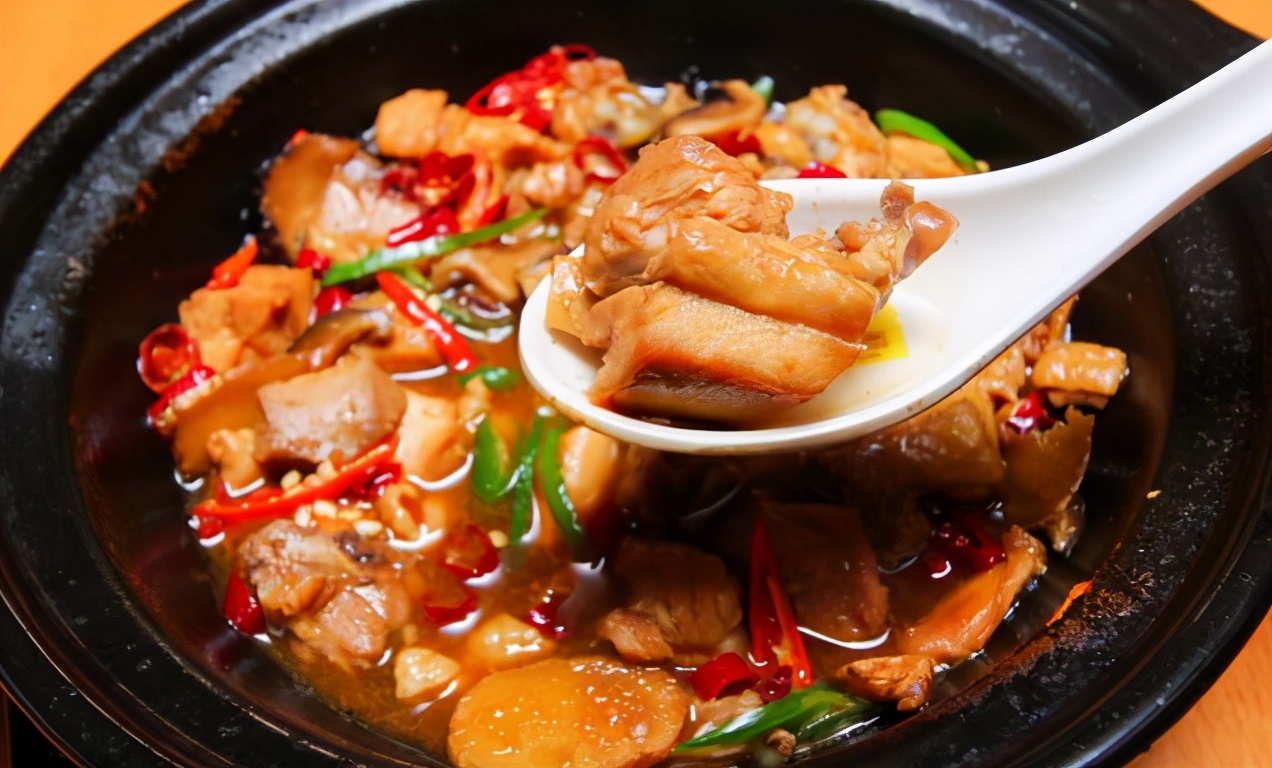 黄焖鸡最受欢迎的菜品,黄焖鸡为什么受欢迎