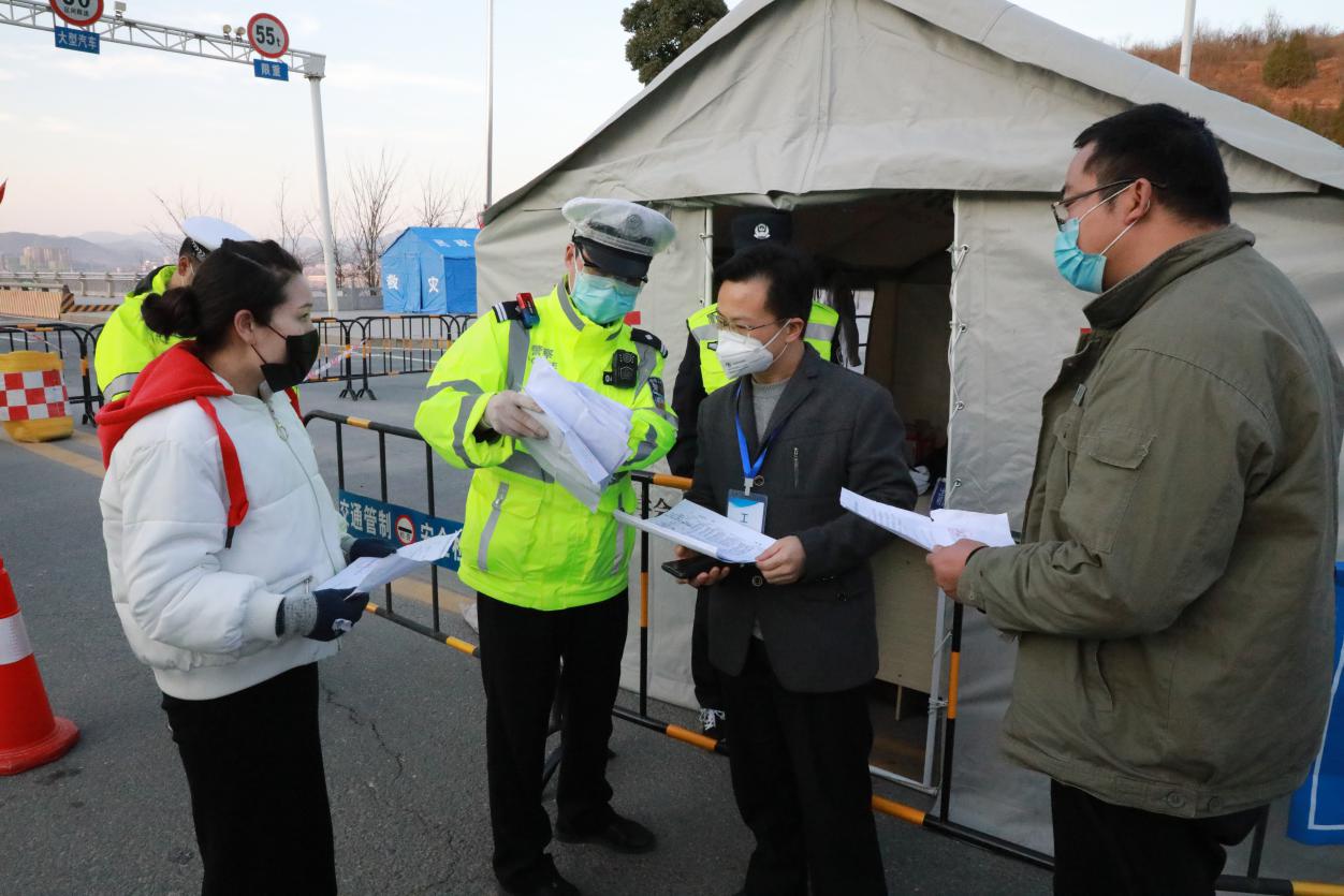 致敬奋战在战疫一线的英雄们,抗疫一线群英谱