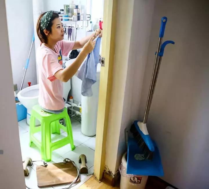 她3岁惨遭父母抛弃,无腿女孩截肢后被父母狠心遗弃