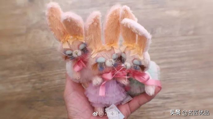 怎么用不要的衣服给玩偶做裙子,怎么给小玩偶做好看的小裙子