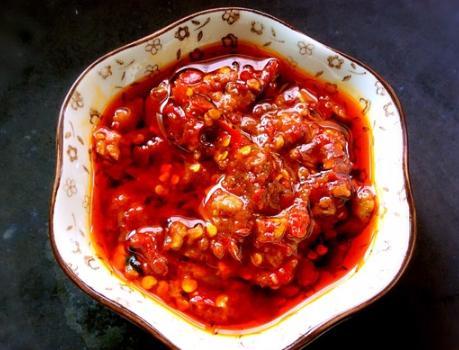 做豆瓣酱时,掌握3点小窍门,豆瓣酱色泽红润香味足,存放得久
