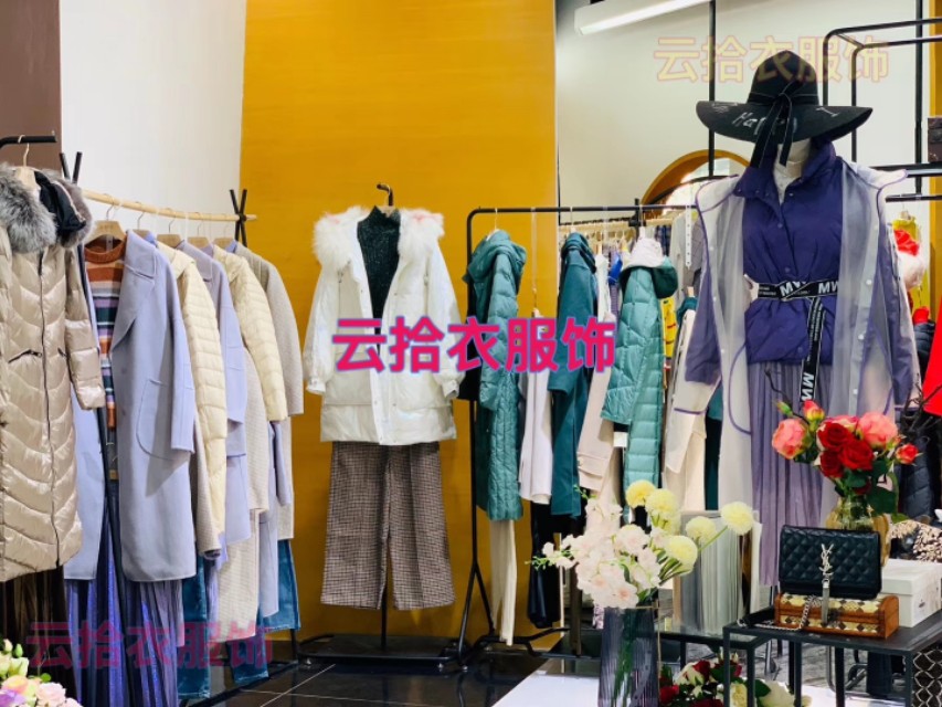 服装尾货批发怎么找货源,服装批发货源平台哪个好