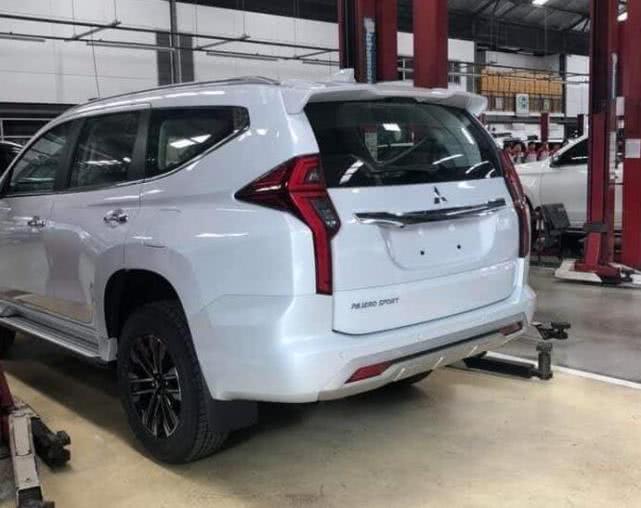 三菱帕杰罗2020款高速视频,三菱帕杰罗速跑2003款