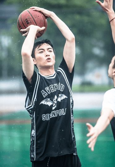 陈妍希从清纯女神到演技派实力派,陈妍希为什么会被称为集邮女