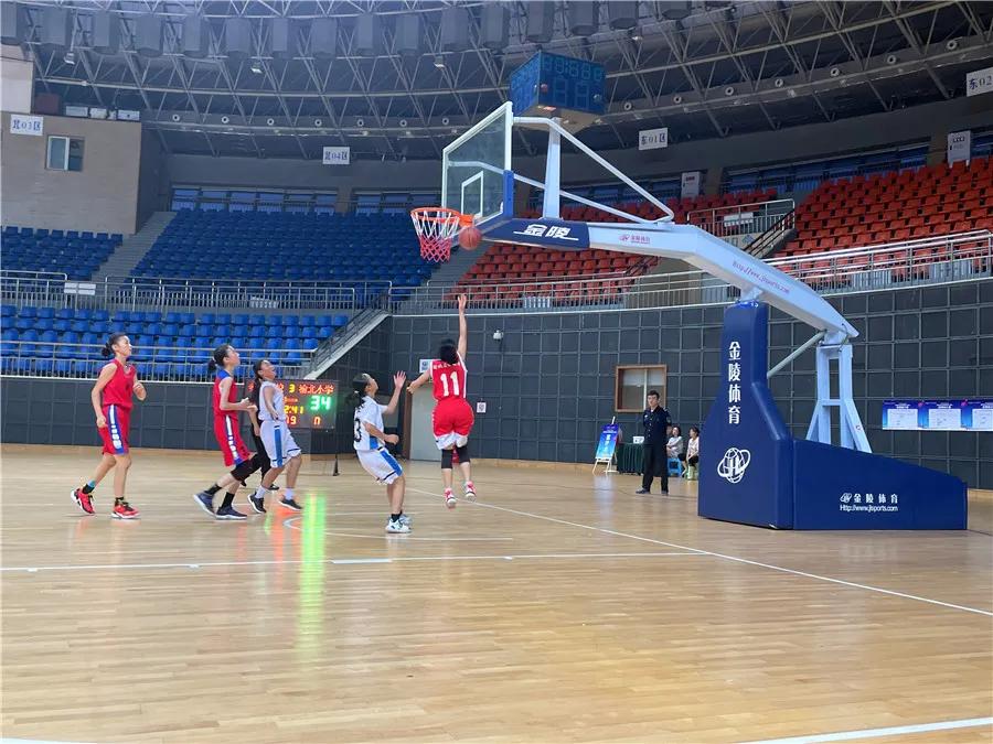 重庆市渝北区小学2024年足球联赛,恭喜实验小学获得足球比赛冠军