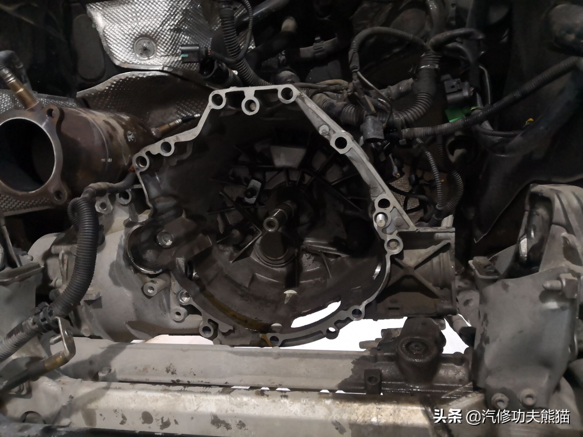 2013奥迪a4l烧机油怎么解决,奥迪a4l哪一款开始烧机油不严重