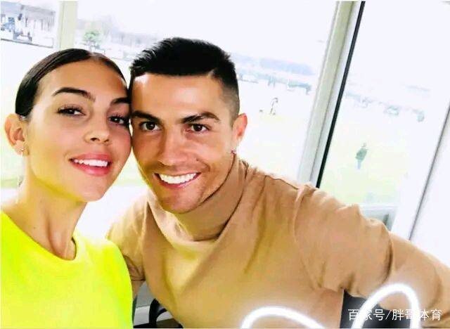 迷你罗87场比赛打进730球,迷你罗脚后跟进球