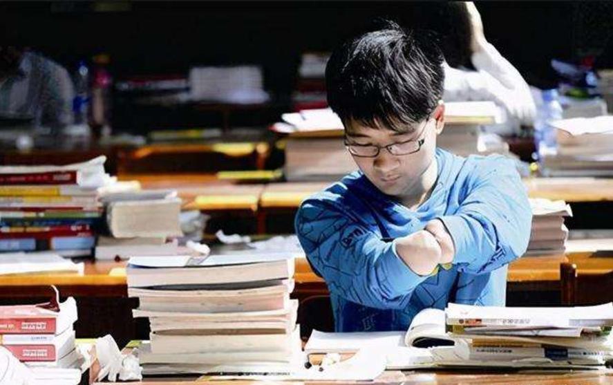 考入大学立刻要做的八件事,报大专院校有什么诀窍