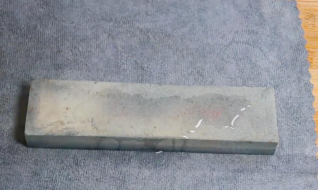 正确的磨刀方法竖磨还是横磨好,磨刀横磨还是竖磨