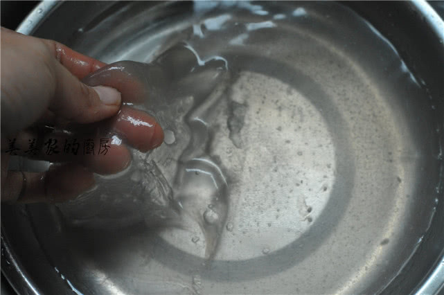 自制红薯粉皮做法,自制红薯粉皮的做法大全视频