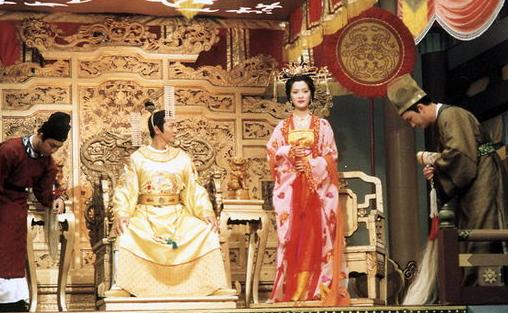 李白对杨贵妃最肉麻诗句,李白最肉麻的夸杨贵妃的诗