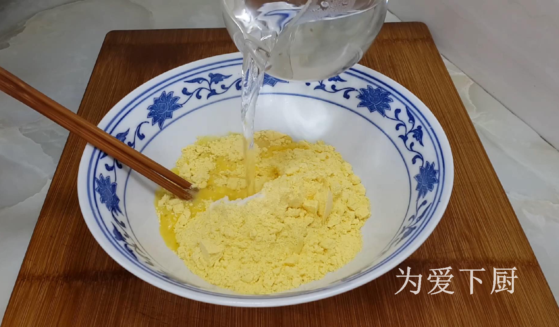 家庭制作玉米面小油条的制作方法,玉米面油条的家常做法简单又好吃