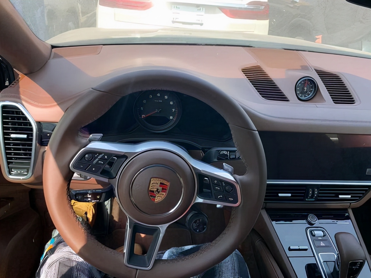 被PIO忽悠的破产老板！靠洗脚赚218亿身家，手术费却要员工凑