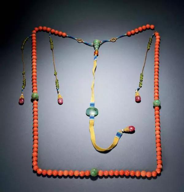 清朝皇帝有多奢侈，看了这些藏品才知道