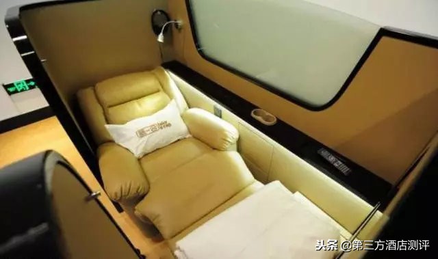 太空舱胶囊酒店在哪里,高崎机场胶囊酒店