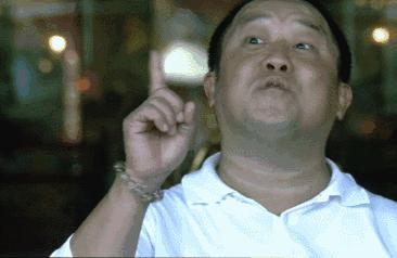 蓝洁瑛并非真的神经，而是逃避