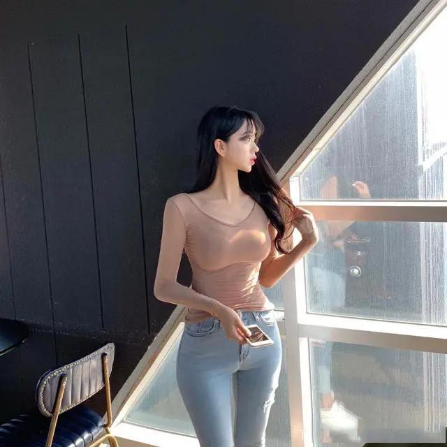 下面美女，你喜欢那种?