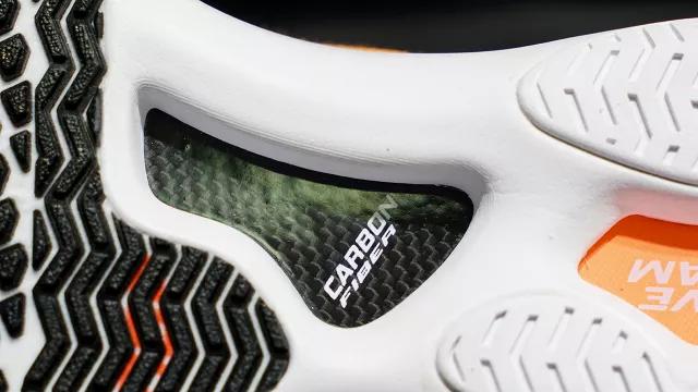 谁才是碳板跑鞋的消费主力军,碳板跑鞋分几类