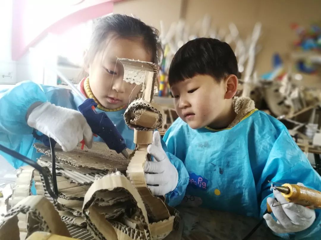 幼儿园生成课程案例,幼儿园关于纸的课程