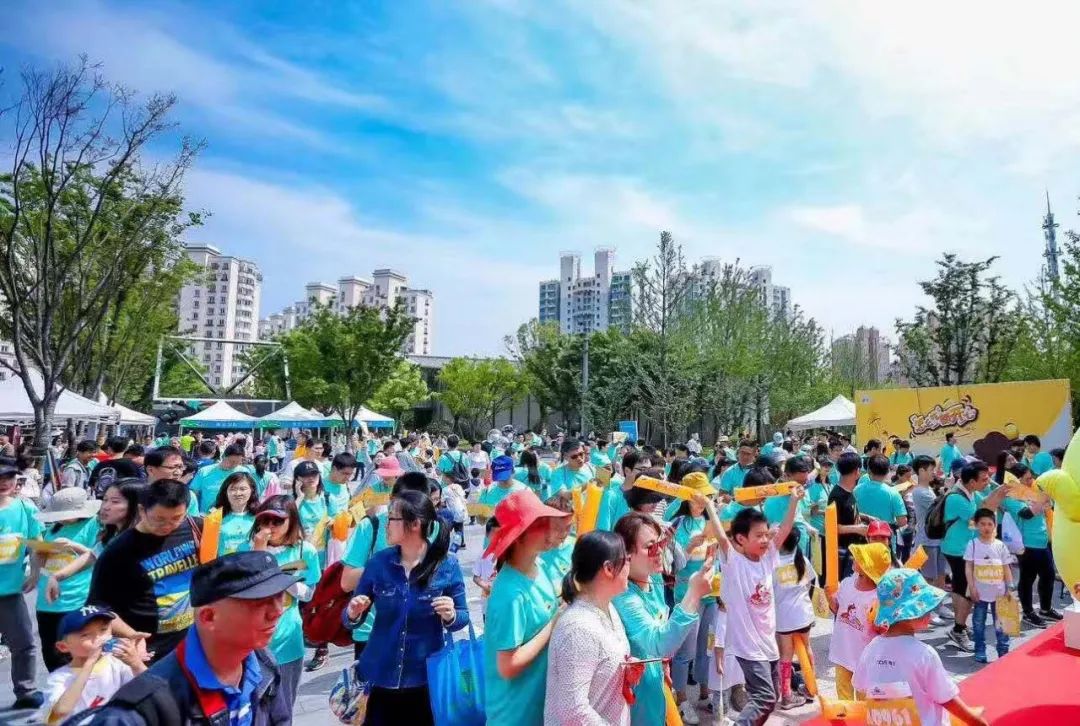 新网红夜市、鬼魅城堡、荧光夜跑…爱折腾的购物中心都这样做活动