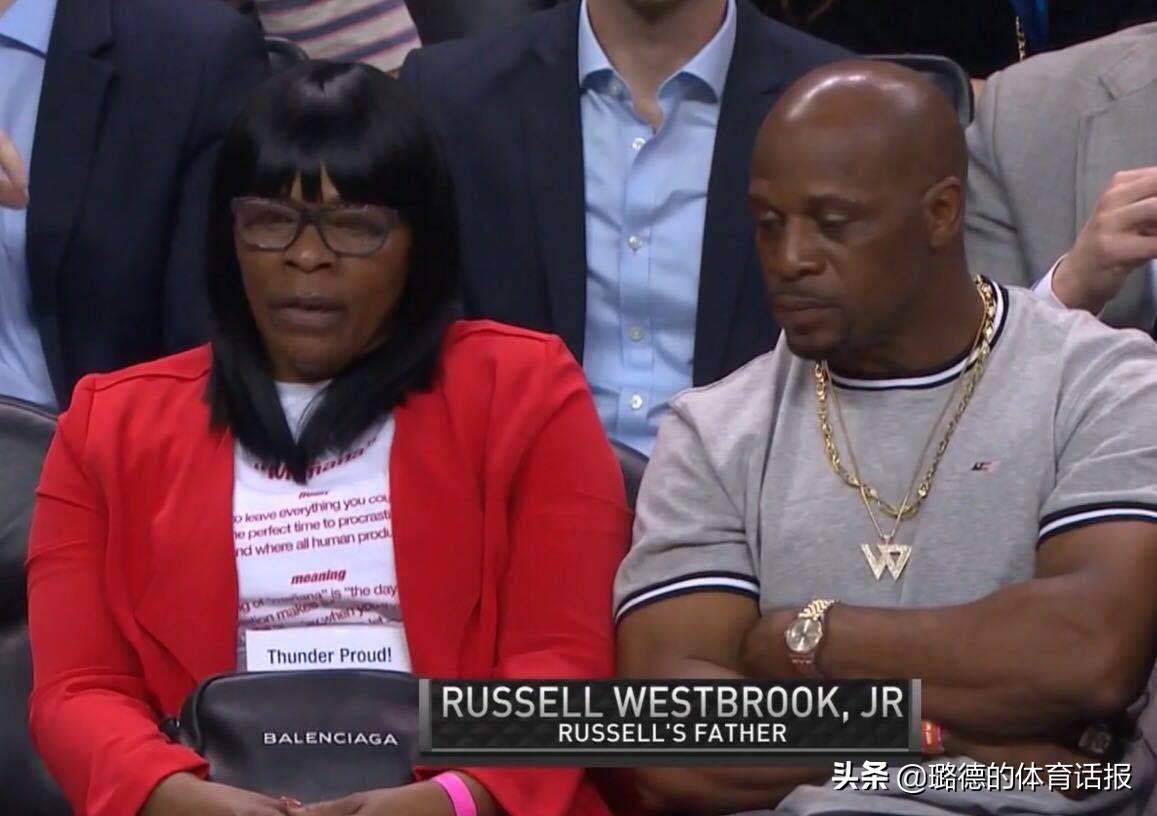 张伯伦季后赛几次50分,张伯伦最后一次出现