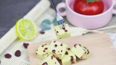 宝宝喝的奶粉消化不了怎么办,宝宝喝不完的奶粉怎么办