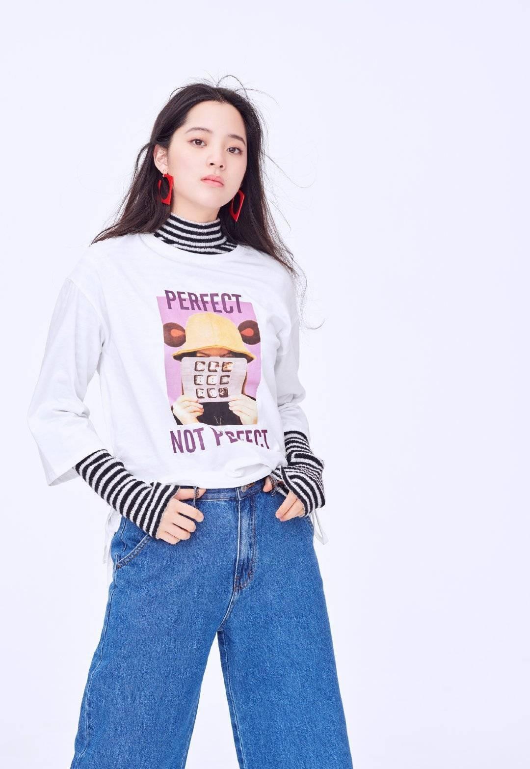 杨紫穿一身白色的衣服换新造型,杨紫日常t恤穿搭