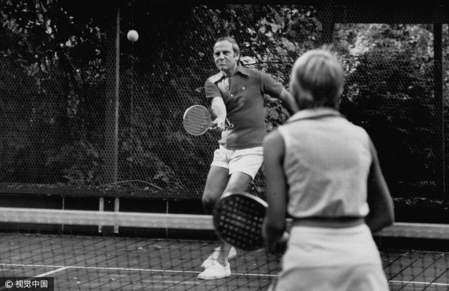 从移民之子到美国英雄,执掌福特功高震主被扫地,老婆一句话翻盘