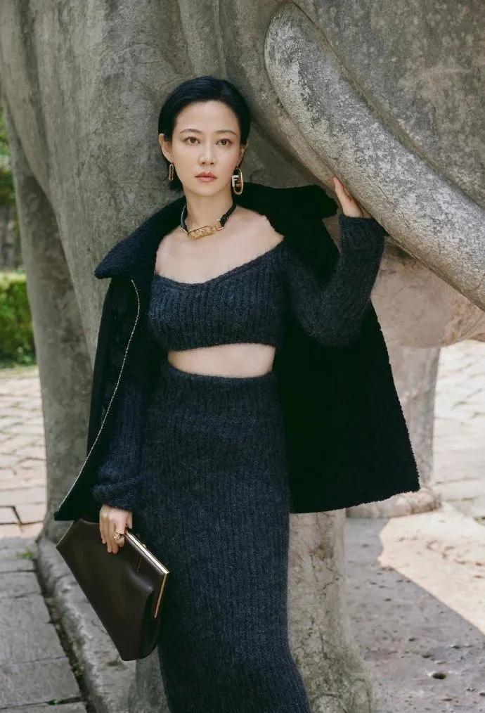 气质针织秋冬穿搭一整套,明星同款针织衫日常穿搭
