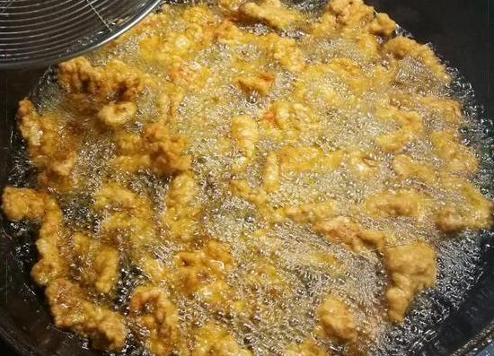 炸酥肉的面糊如何调,炸酥肉的面糊怎么调酥脆