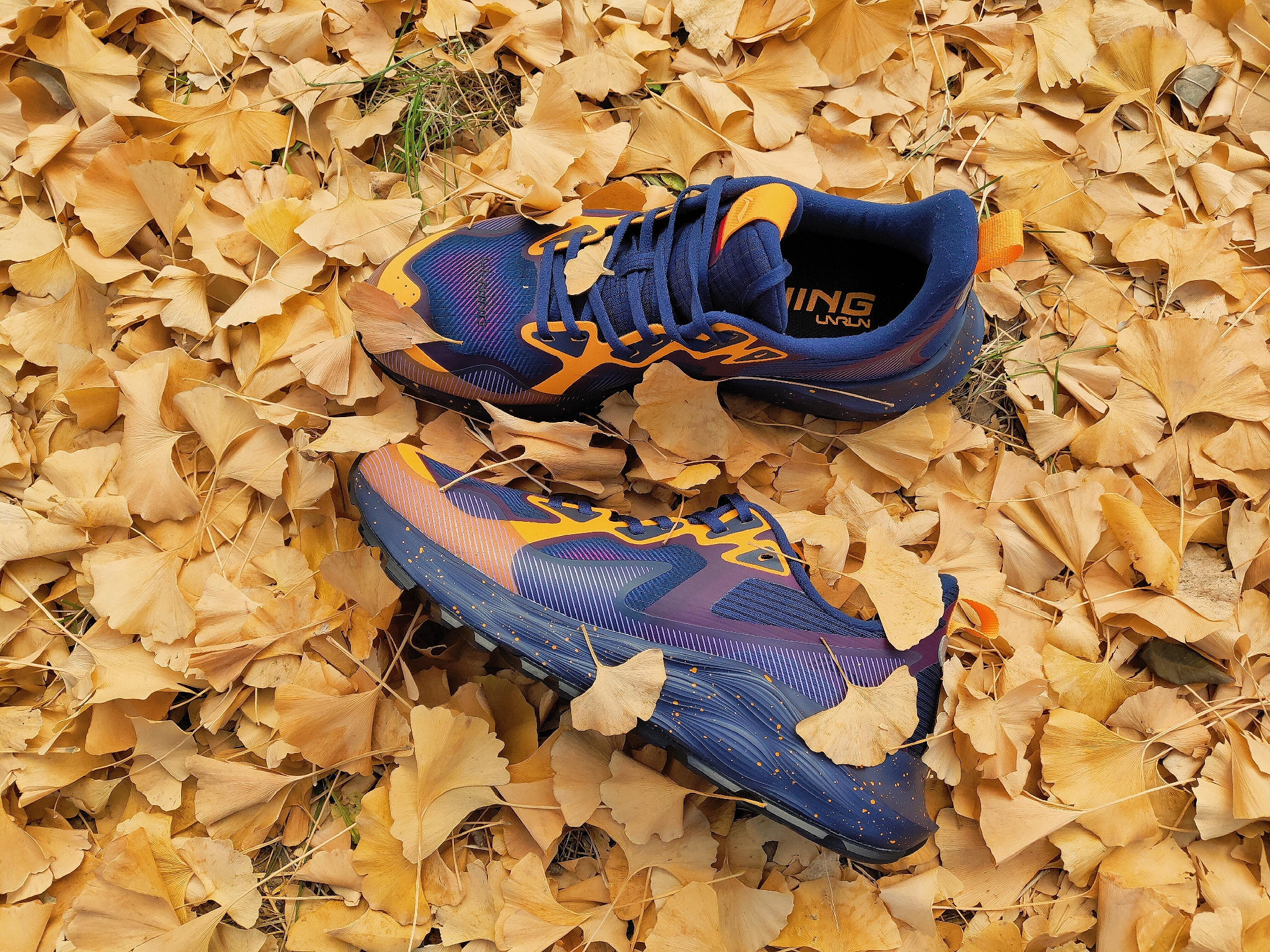 防雨雪运动鞋李宁,李宁无惧风雨