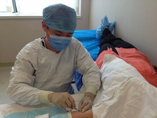 男生报考护理专业会比女生容易吗,单招男生护理学专业就业前景