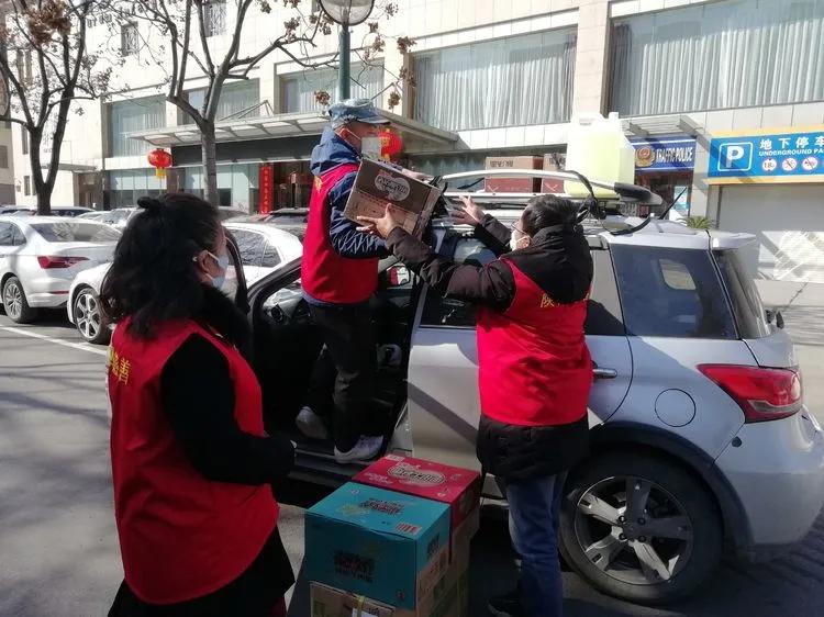 志愿红助力疫情防控阻击战,抗疫战中的一抹志愿红