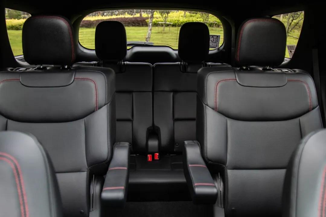 全新福特探险者选哪个配置,福特全新探险者对比途昂