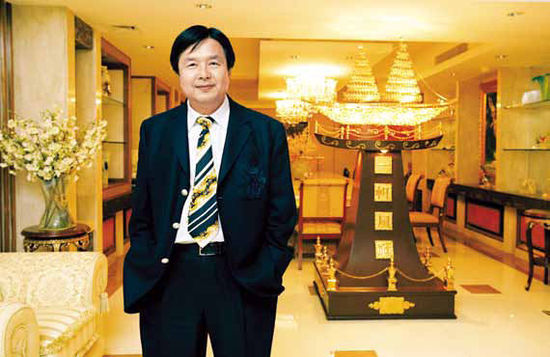 传奇潮汕小子：打工时干推销员被歧视，奋斗后成香港玩具大王