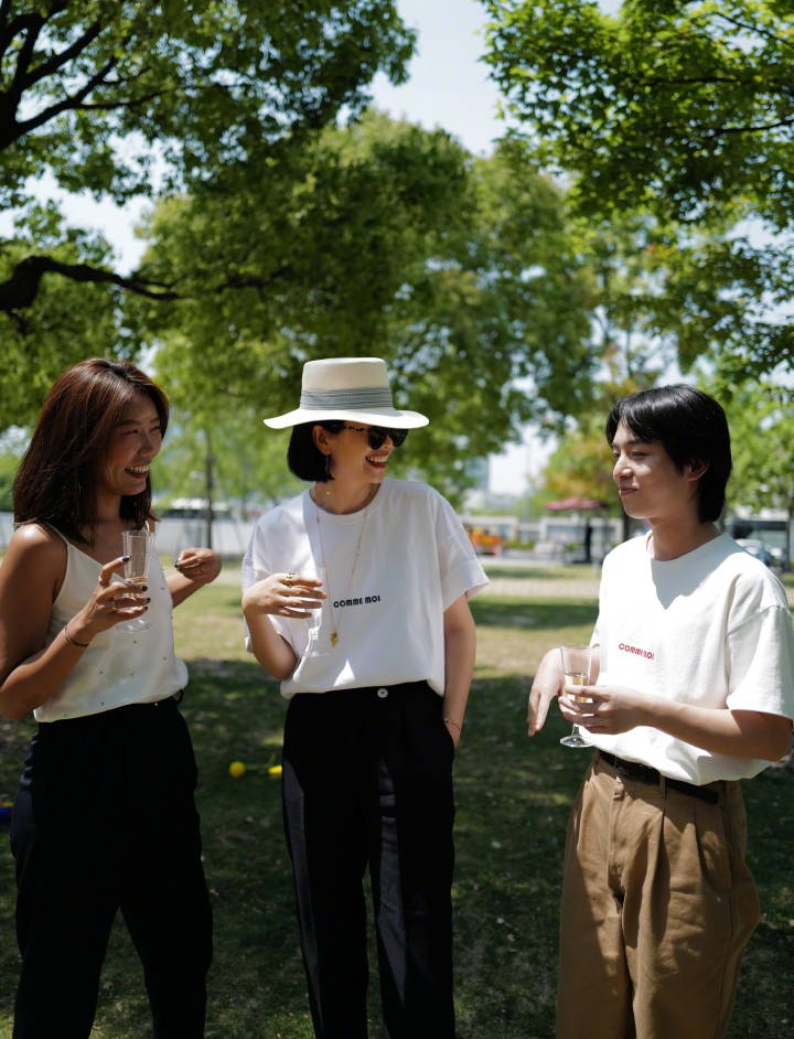 吕燕穿休闲装图片,吕燕的穿衣打扮