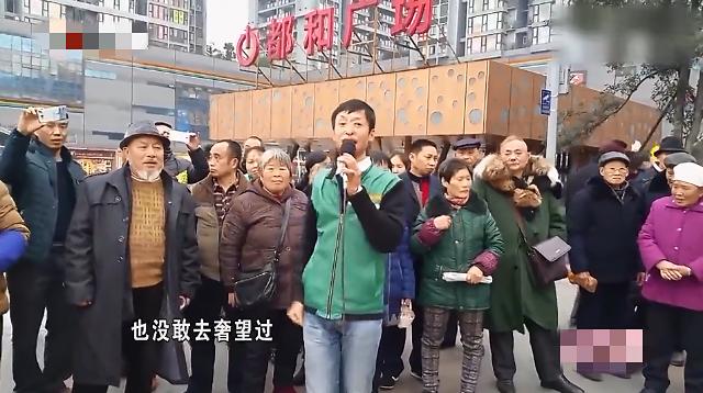 21岁小伙烧伤13人,21岁小伙一人救13人被烧毁容