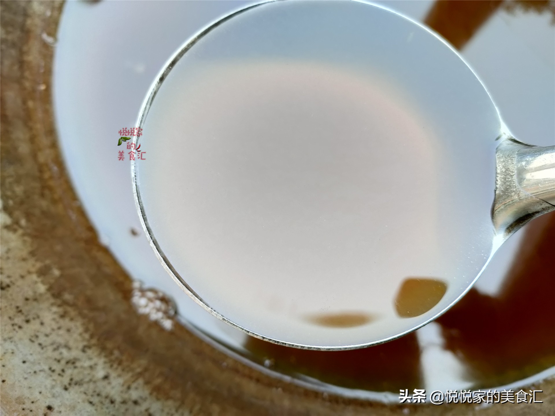 炸东西剩的油怎么处理,炸东西的黑油怎么处理小窍门