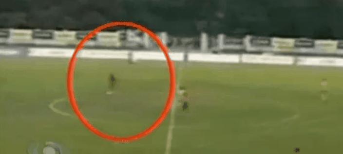 功利的中国足球！两队球员竞相往己方球门射球，足协建议终身禁赛