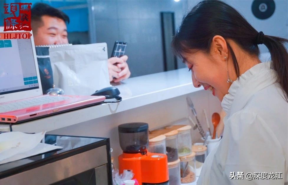 【冰城浮生记Day9】斜杠青年于浩洋：上得了讲台下得了柜台