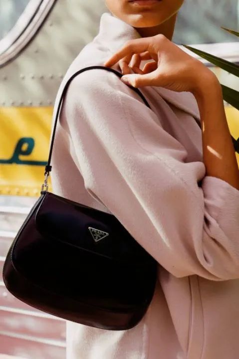 复古辣妹腋下包小众质感新月包,意大利腋下包推荐小众高级款