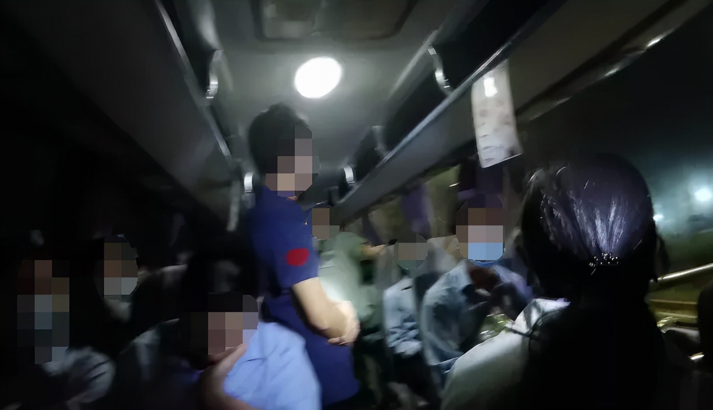 同事求情,男子心软违反公司规定,却把交警吓出冷汗!